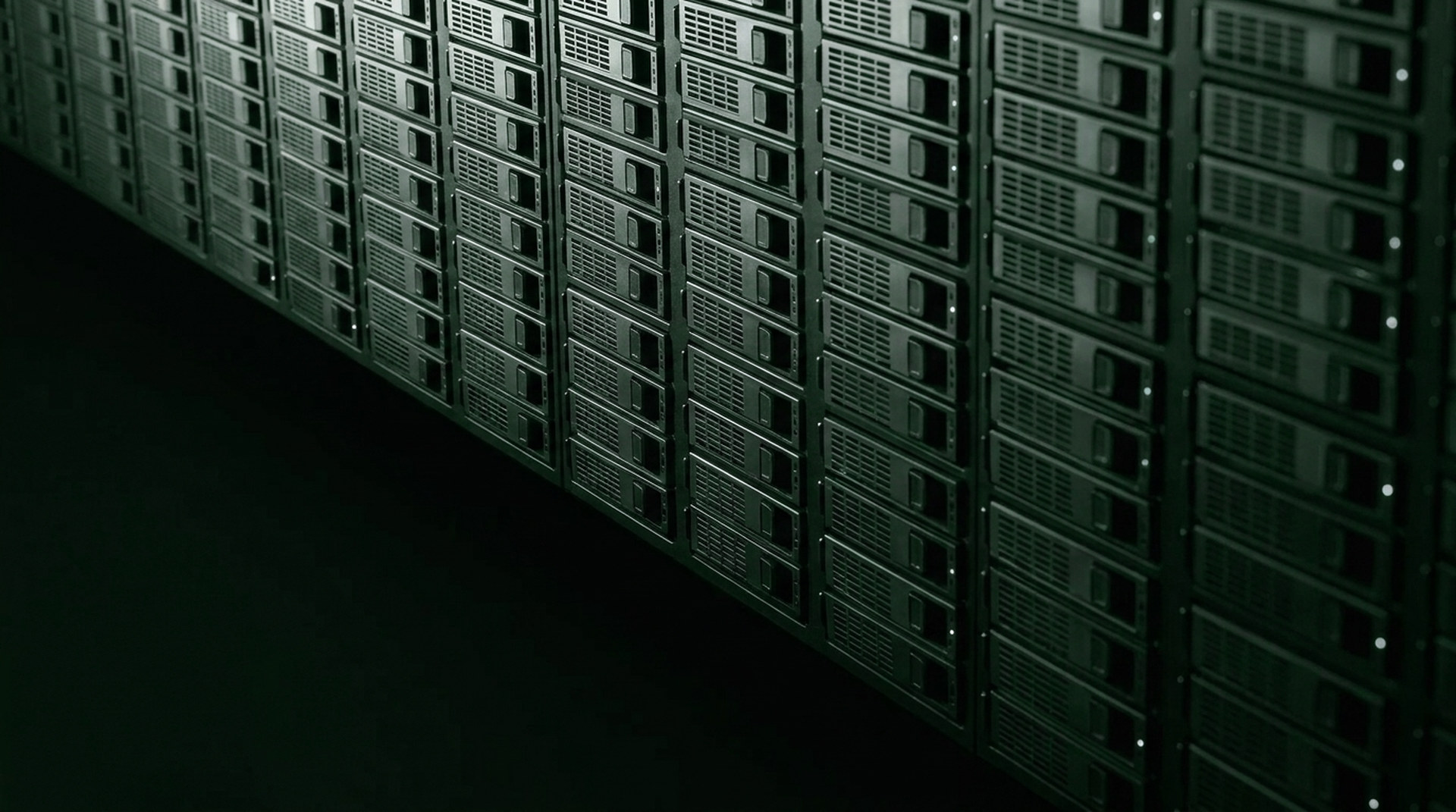 High-speed storage fabric - fiber ribbons across NVMe arrays